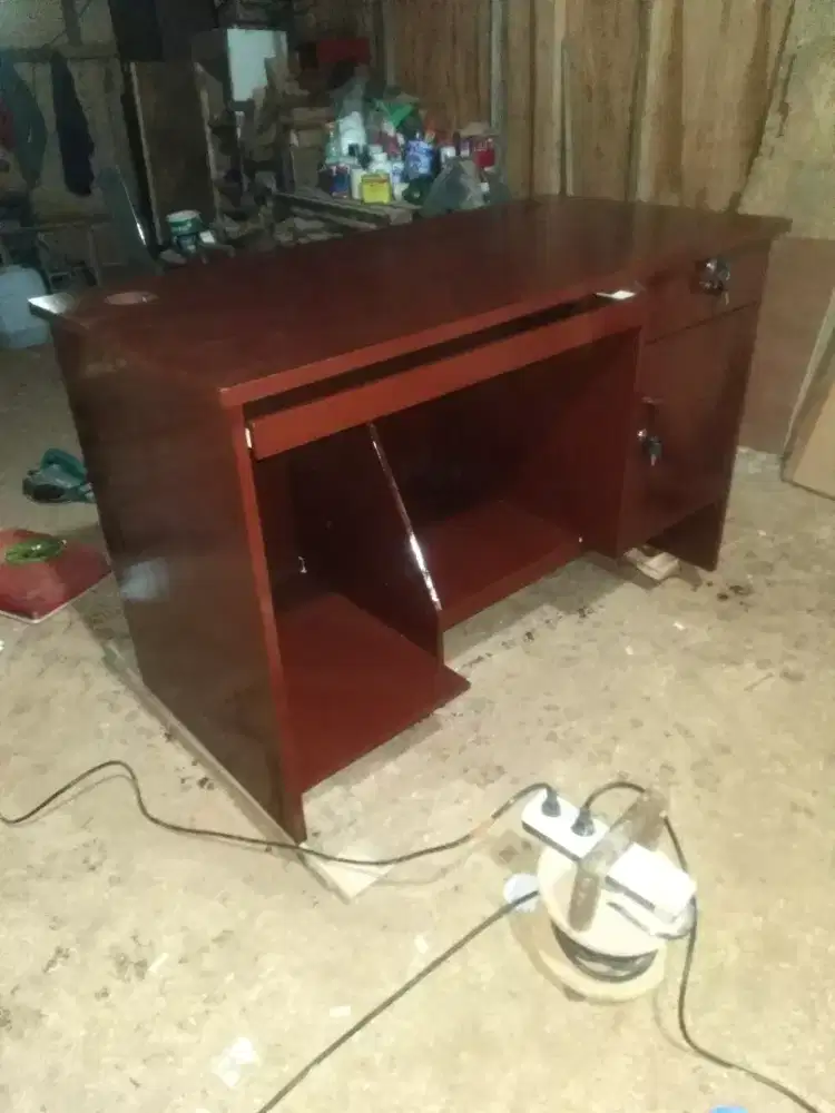 Meja kantor jati belanda