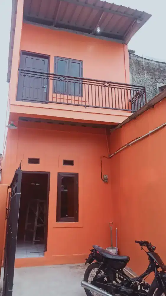 Dijual Paviliun 2 lantai & Rumah Petak 8 di Depok