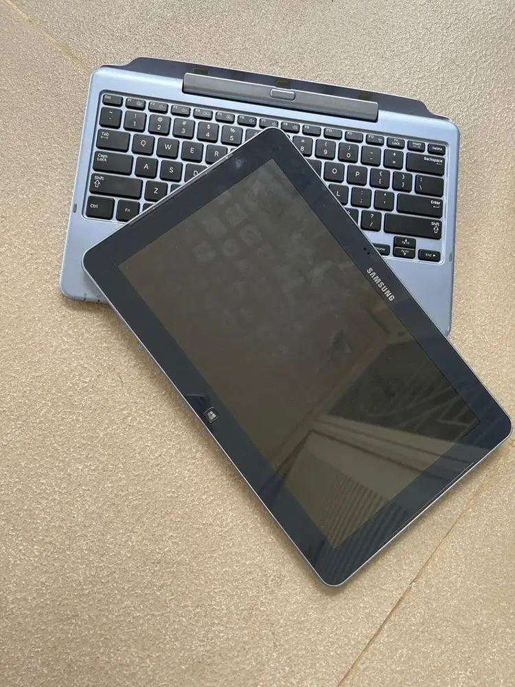 Samsung tablet 2in 1 bisa jadi laptop