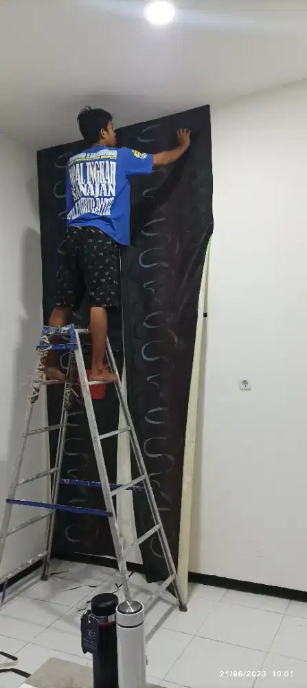 Wallpaper dinding vinyl polos