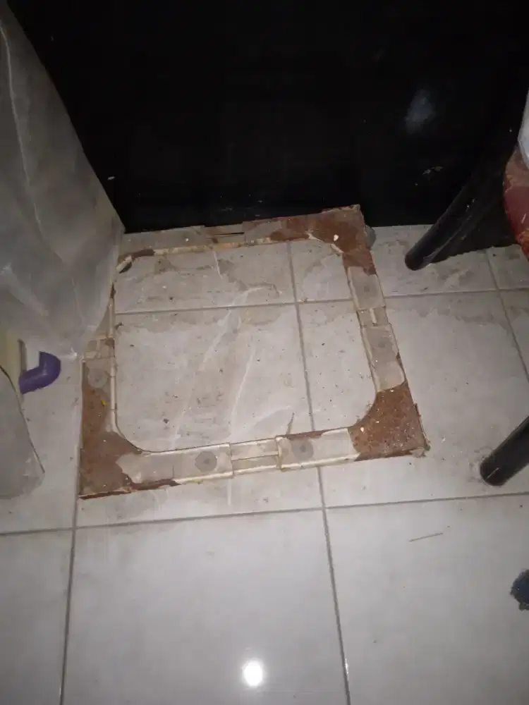 Alas tatakan empat roda