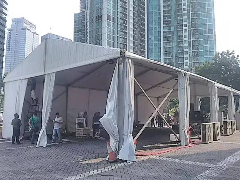 MENYEWAKAN TENDA RODER / TENDA GUDANG UNTUK EVENT JABODETABEK