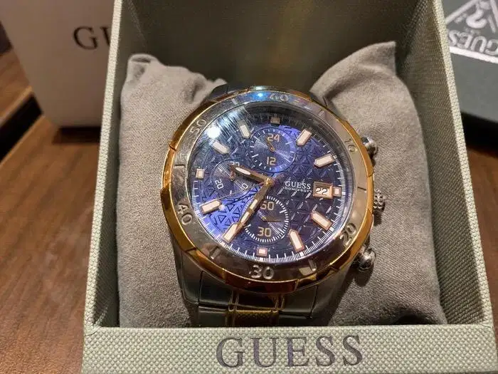 jam tangan merk GUESS asli ( jarang bgt terpakai )