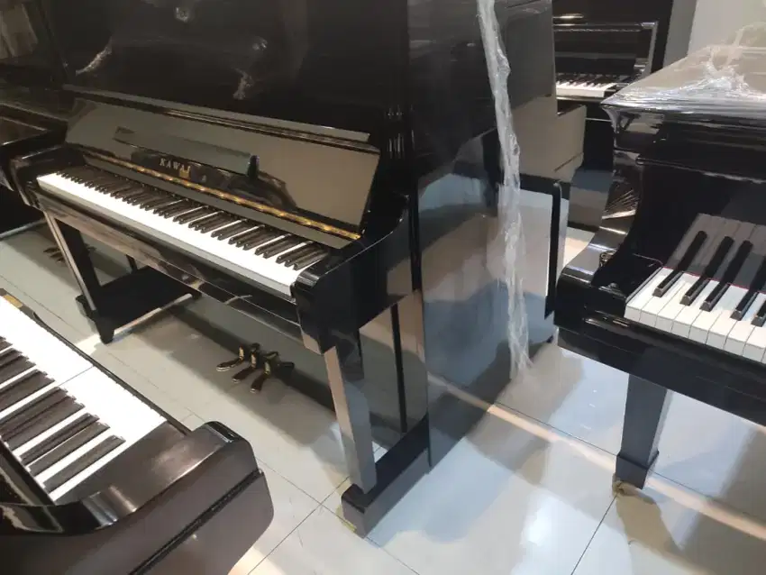 Piano yamaha u2