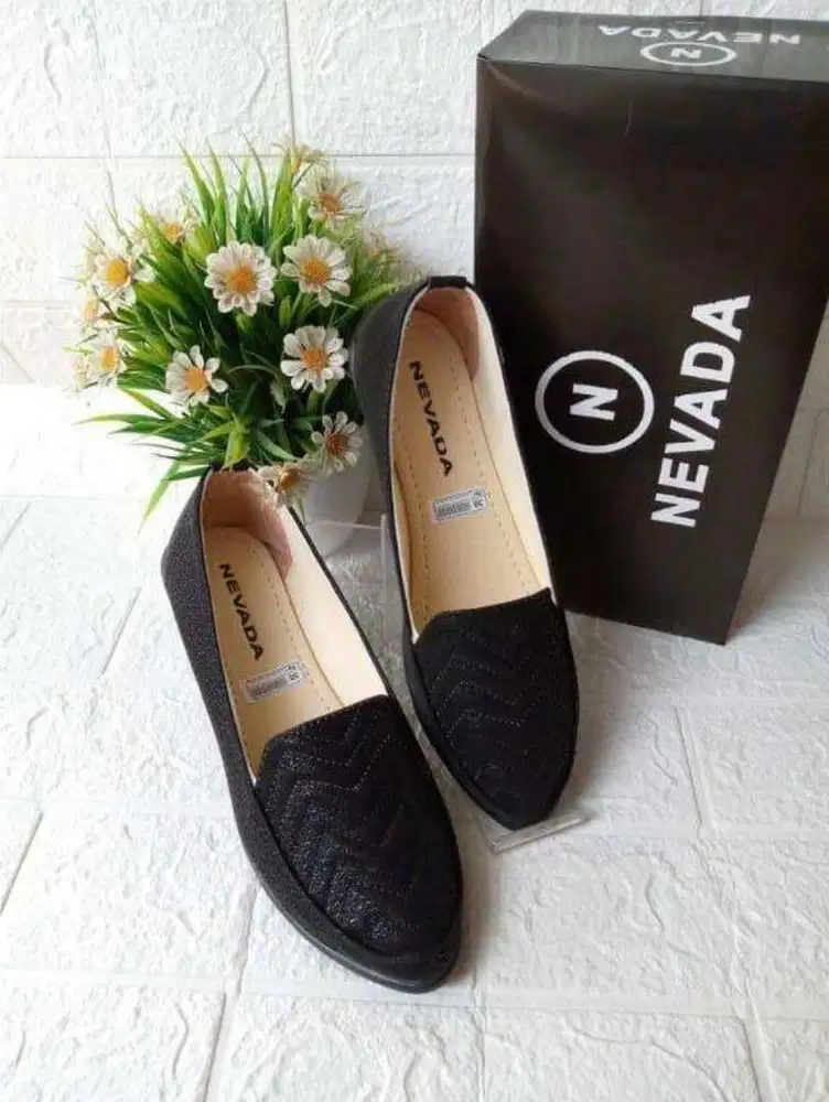 Flatshoes nevada sepatu nevada sepatu kerja wanita hitam ukuran 37