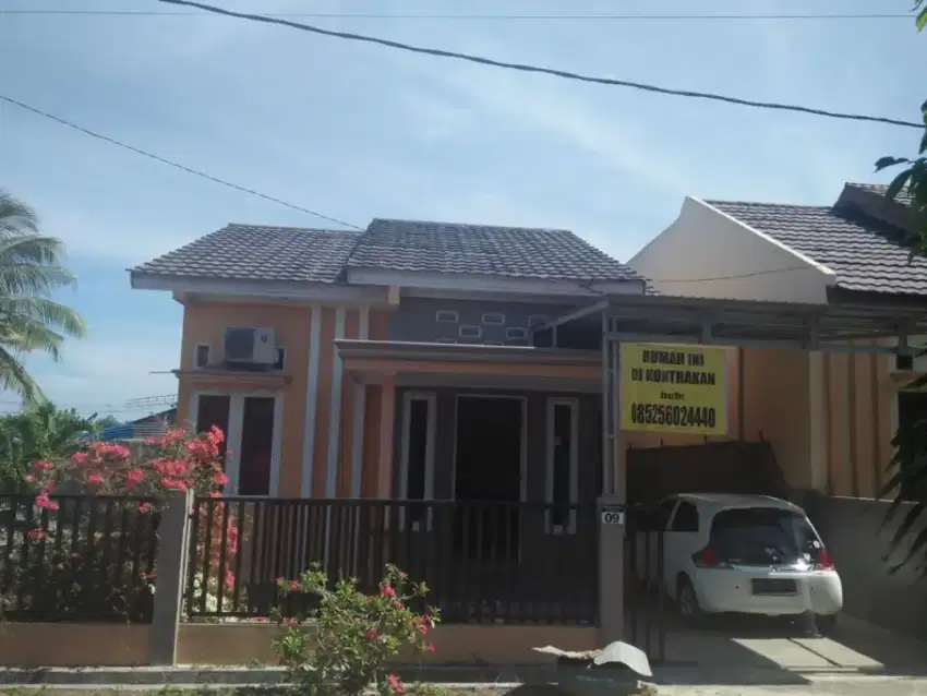 dijual/dikontrakkan (35 jt) Rumah sudut perumahan permata hijau