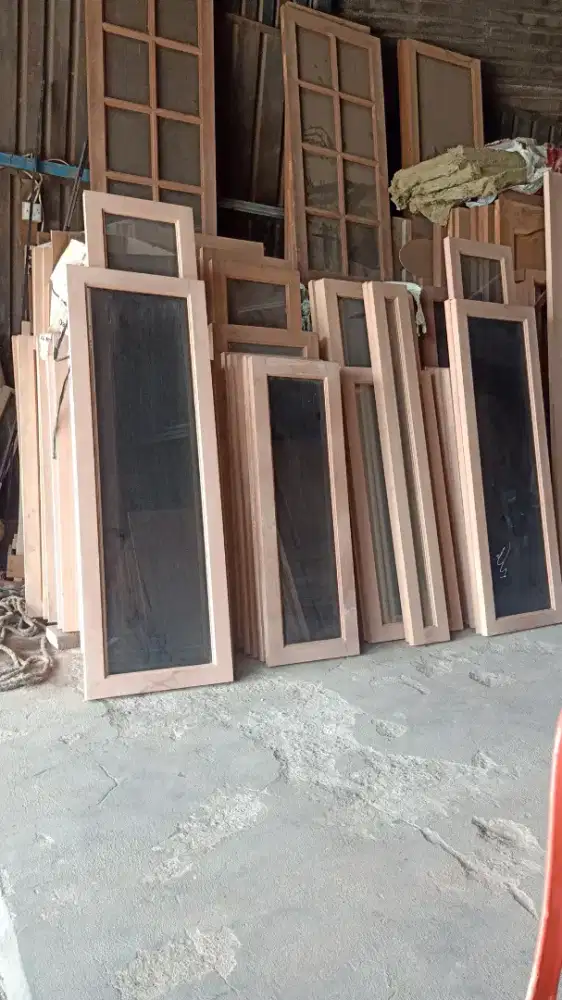 Pintu kusen kayu oven dan almunium  bisa pasang kunci engsel pintu