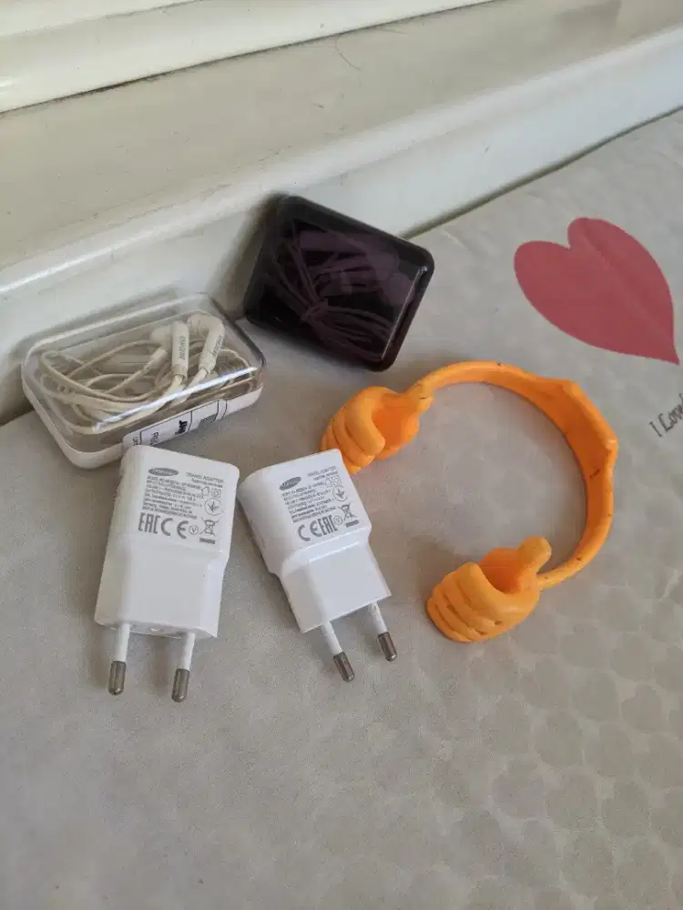 Headset & Charger Ori Samsung Bawaan