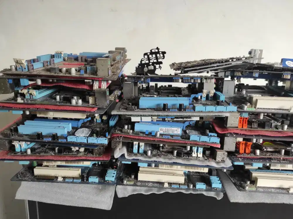 Dibeli motherboard PC Laptop rusak