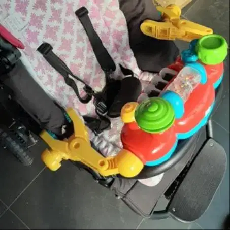 Mainan di Stroller Bisa Bunyi dan Nyala