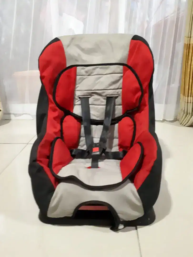 Car seat / tempat duduk bayi di mobil