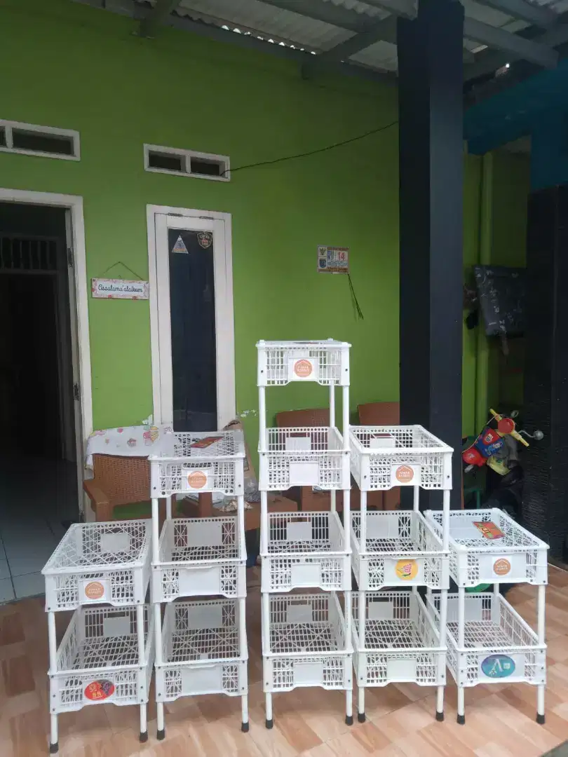 Rak susun serbaguna