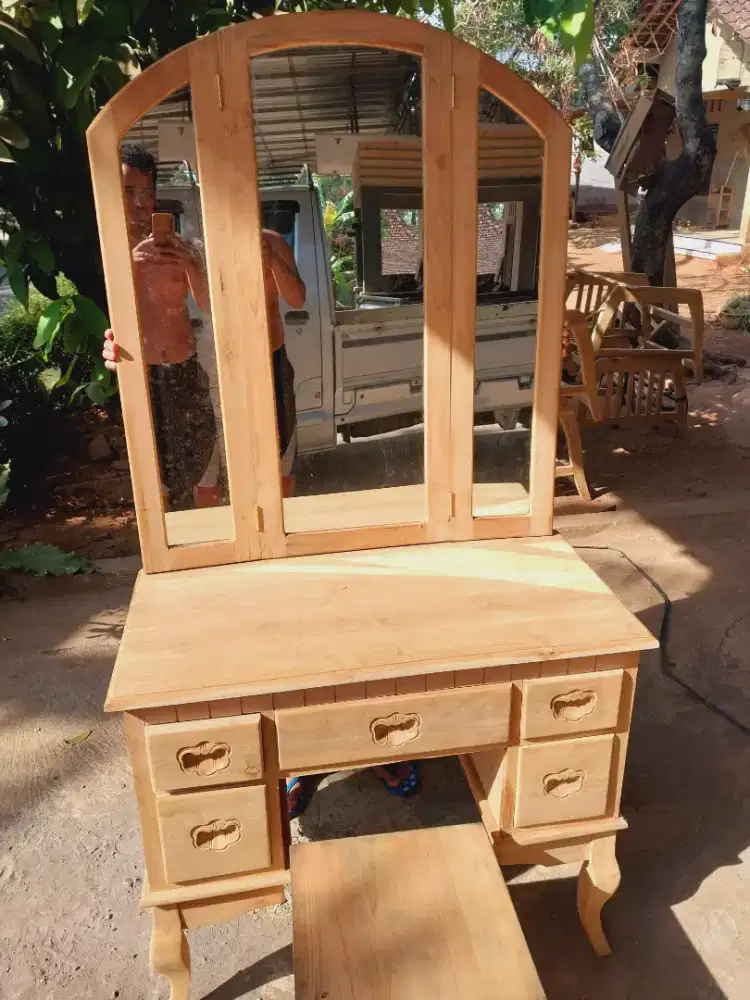 Meja rias kayu jati bayar di tempat
