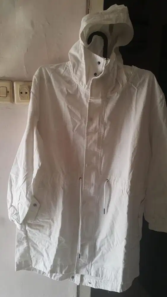 Jaket pria white colour