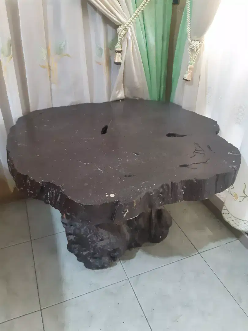 MEJA GEMBOL BAHAN AKAR KAYU JATI