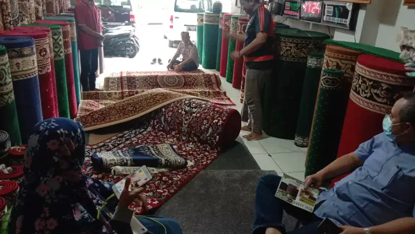 Menjual segala jenis karpet masjid berkualitas