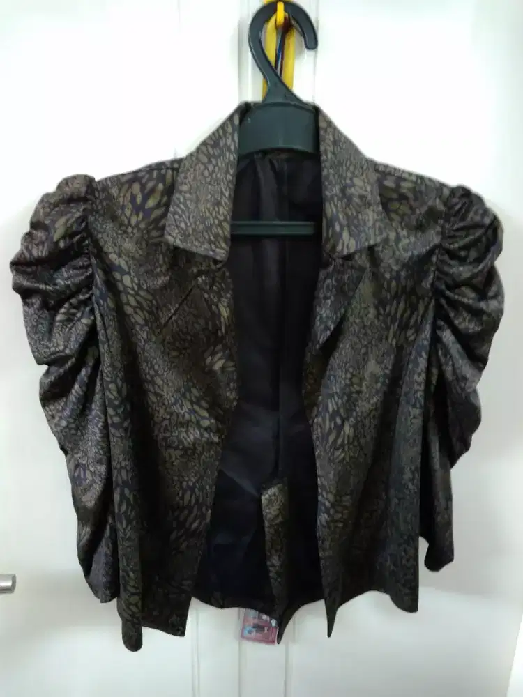 atasan warna coklat, abstrak hitam hijau(2)