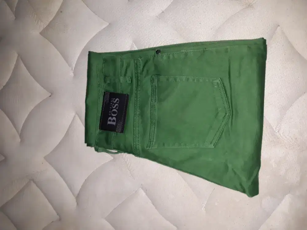Celana Chino Green Boss SoftJeans Lembut Dikulit Uk 34