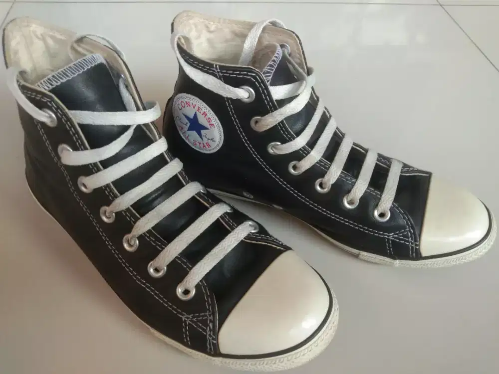 DIJUAL CONVERSE CHUCK TAYLOR ALL STAR - HI UNISEX - BLACK - SECOND