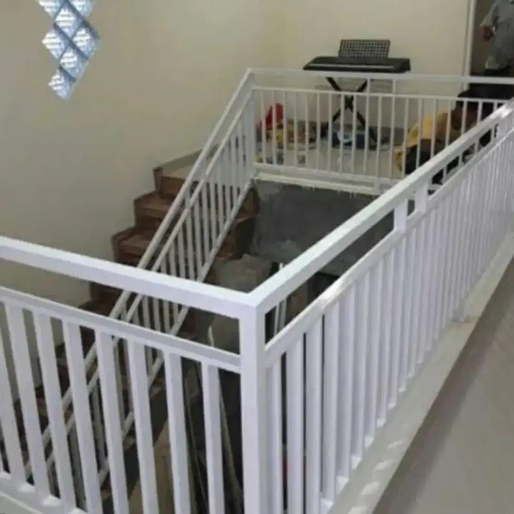 Balkon tralis relling tangga