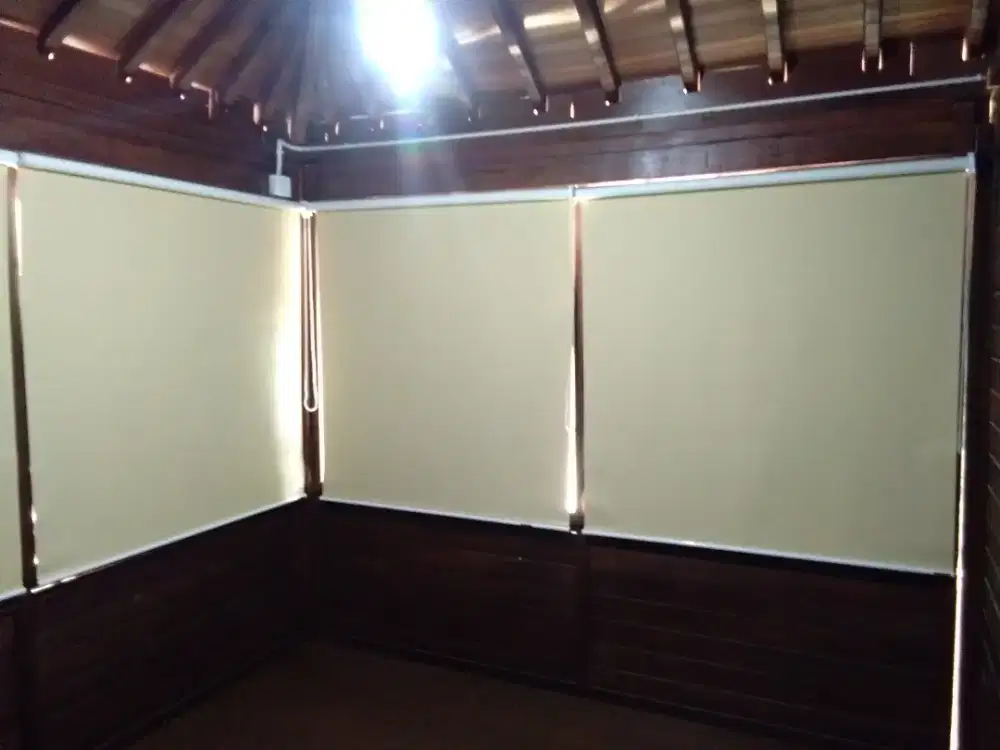 Roller blind Outdoor dan tirai indoor termurah