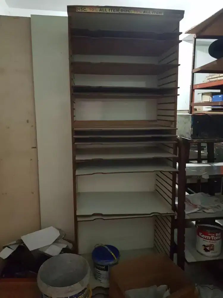 Lemari kayu / kaca bekas etalase