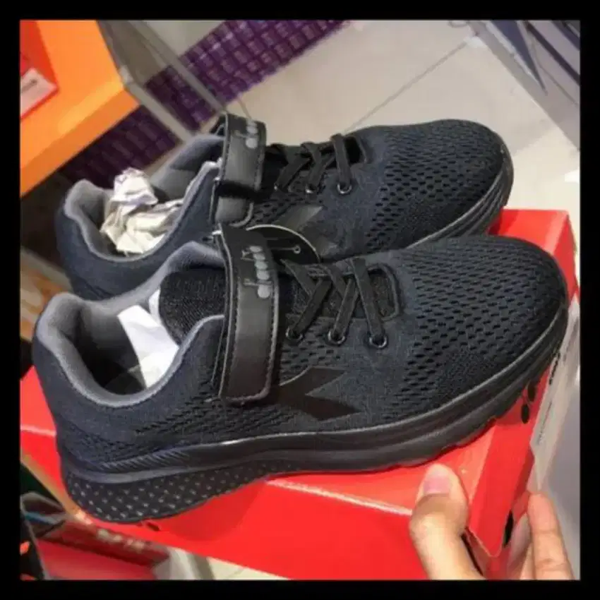 DIADORA TULIO Boys Sneakers - Black