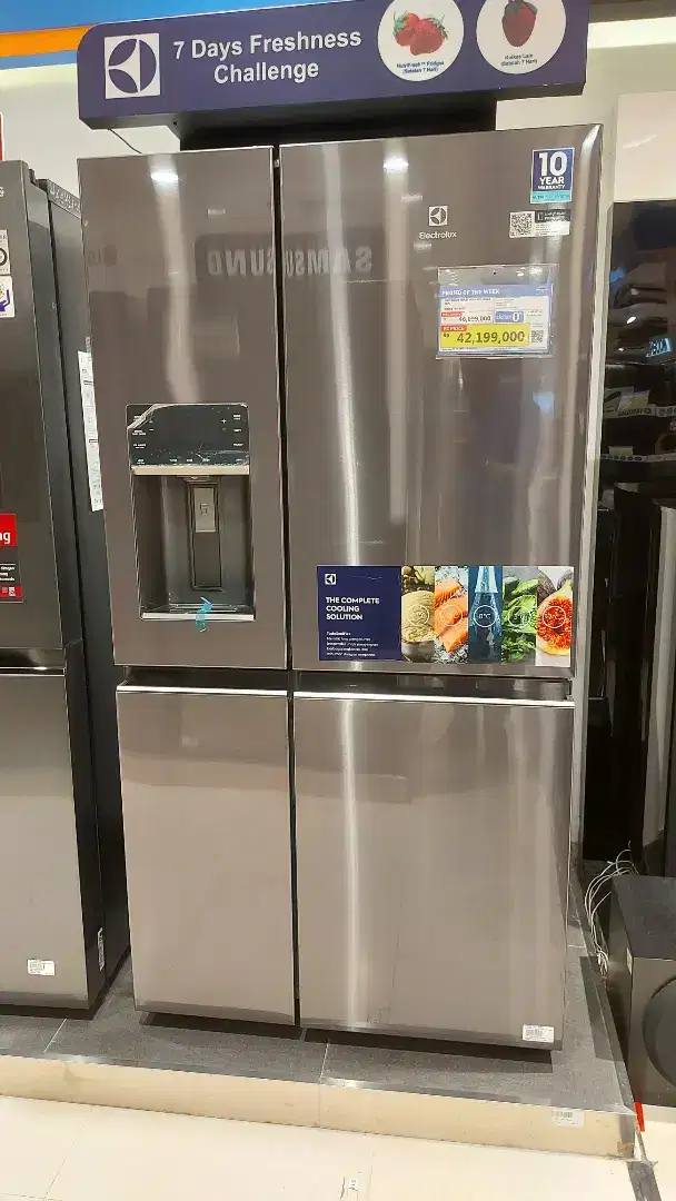 KULKAS MULTI DOOR ELECTROLUX EQE6879A-B/BG