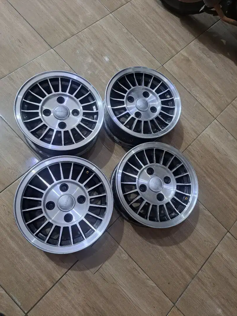 Velg R12 pcd 4x110 lebar 55 et 25 ada 4pcs