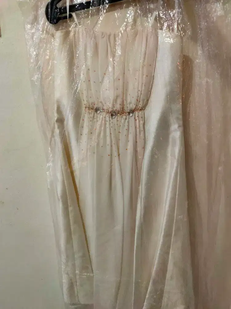 Dress Gaun Pesta Bridesmaid Putih