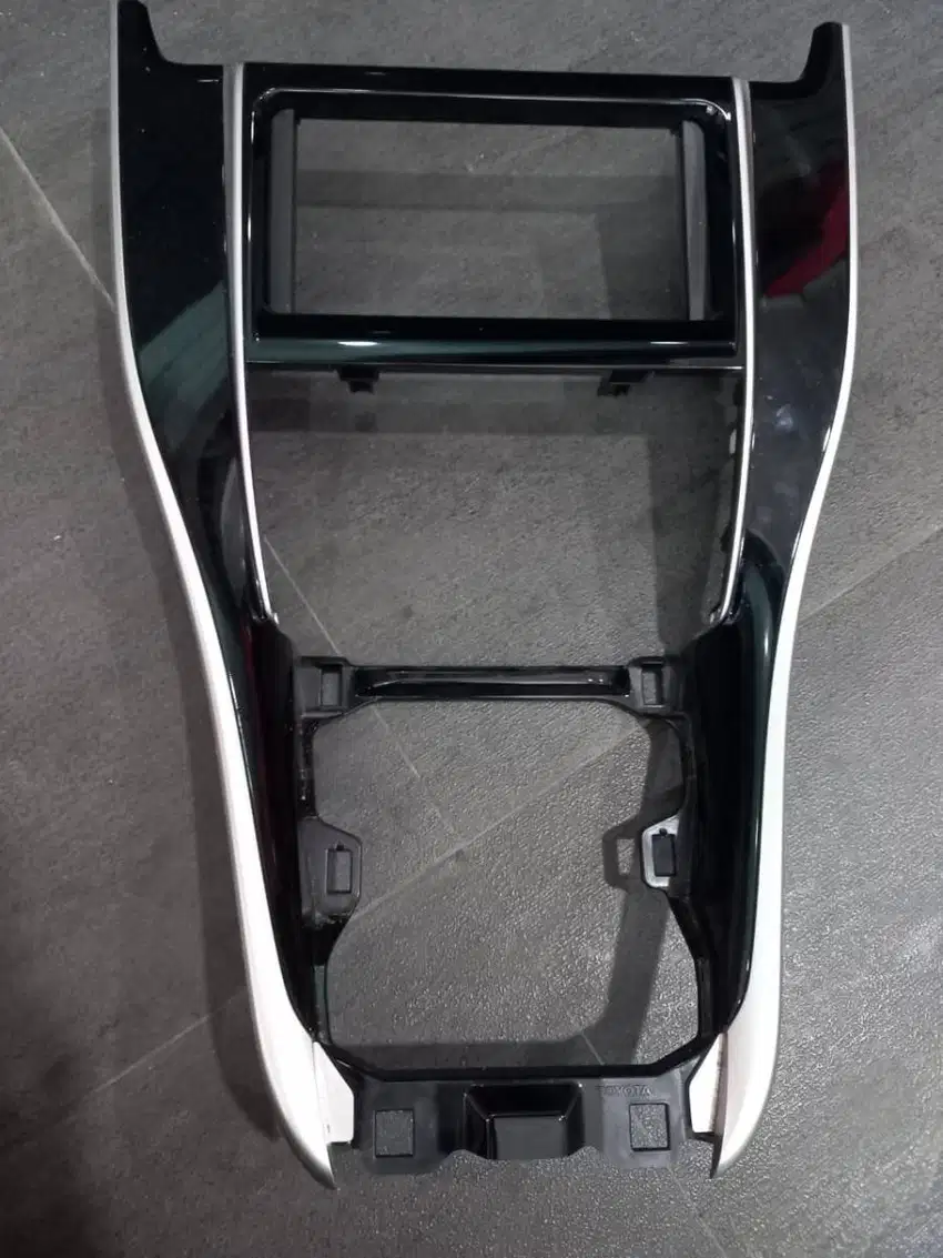Frame Head Toyota HARRIER 2014/2018