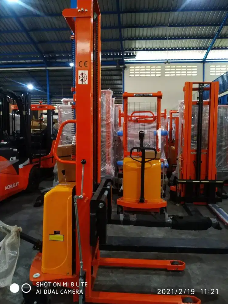Hand Stacker Semi Electric Dalton