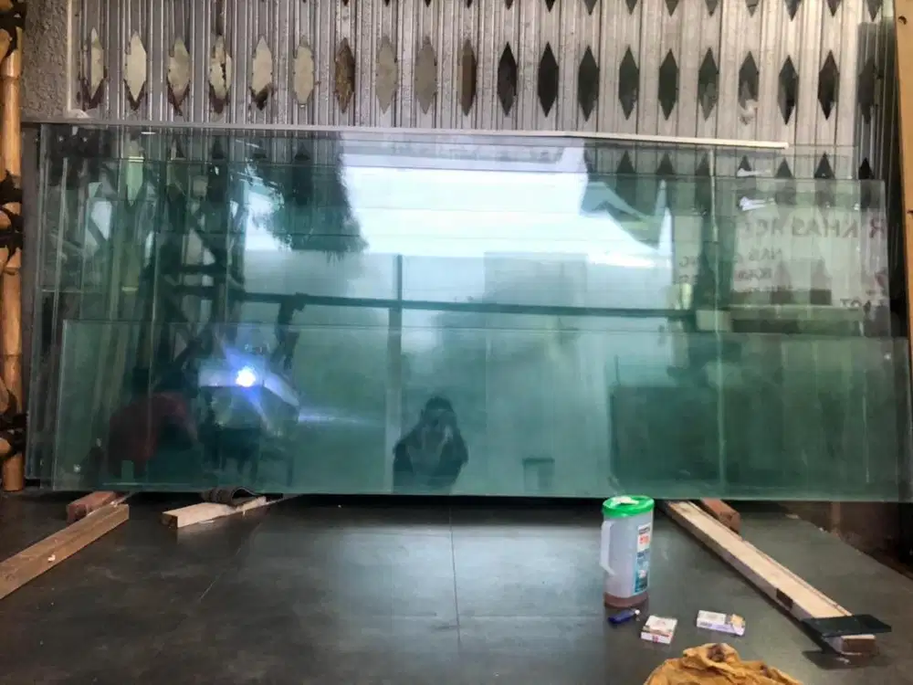 Jual beli kaca bekas