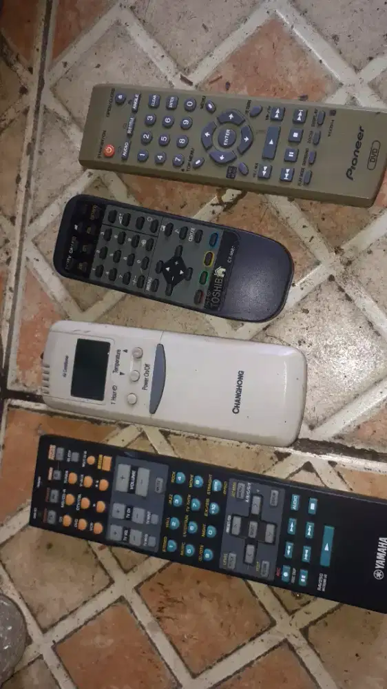 Slhkn plh slh 1 dr remote khusus berkualitas kond hdp pasti ada yg bth