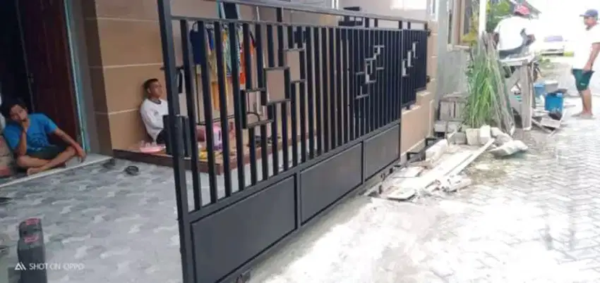 Pagar pintu gerbang