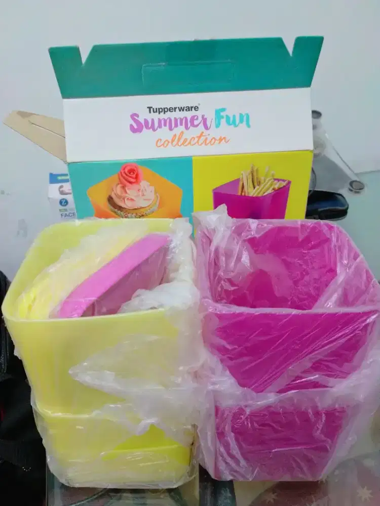 Toples cantik edisi Summer Fun