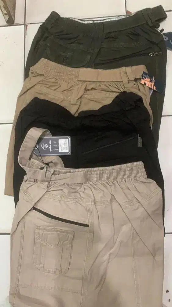 Celana sirwal mata air