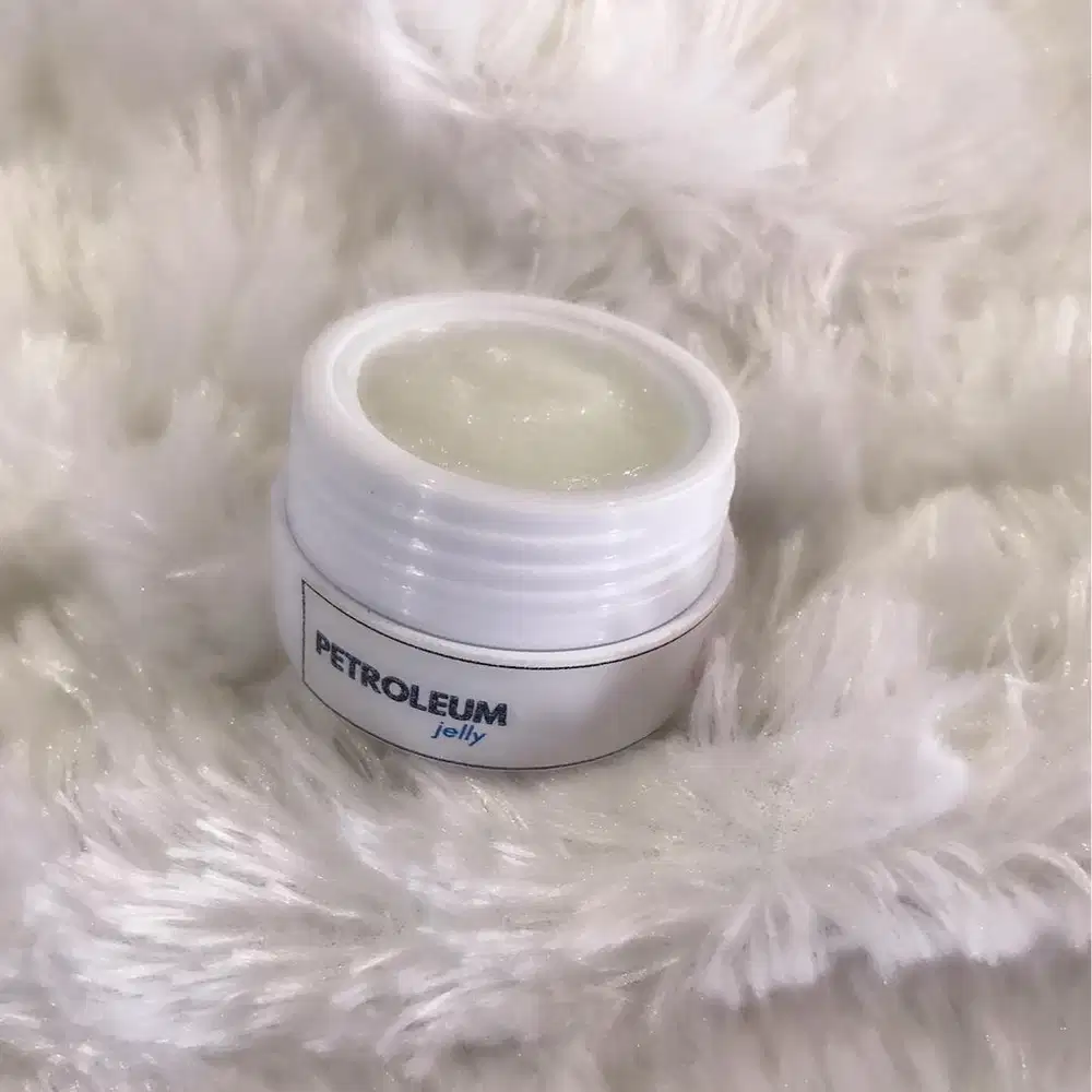 Petroleum jelly pelembab kulit serbaguna