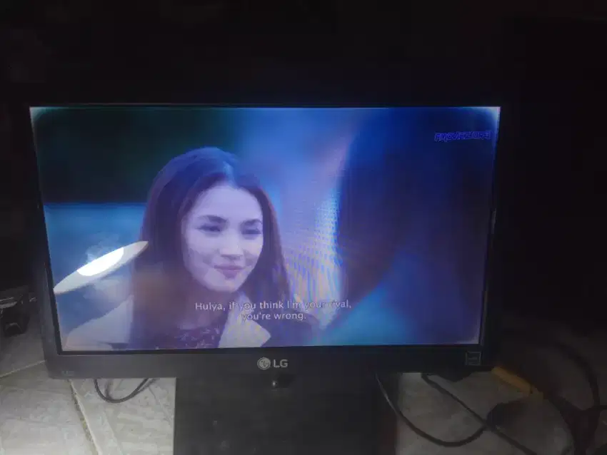 monitor led LG 16M37A bekas