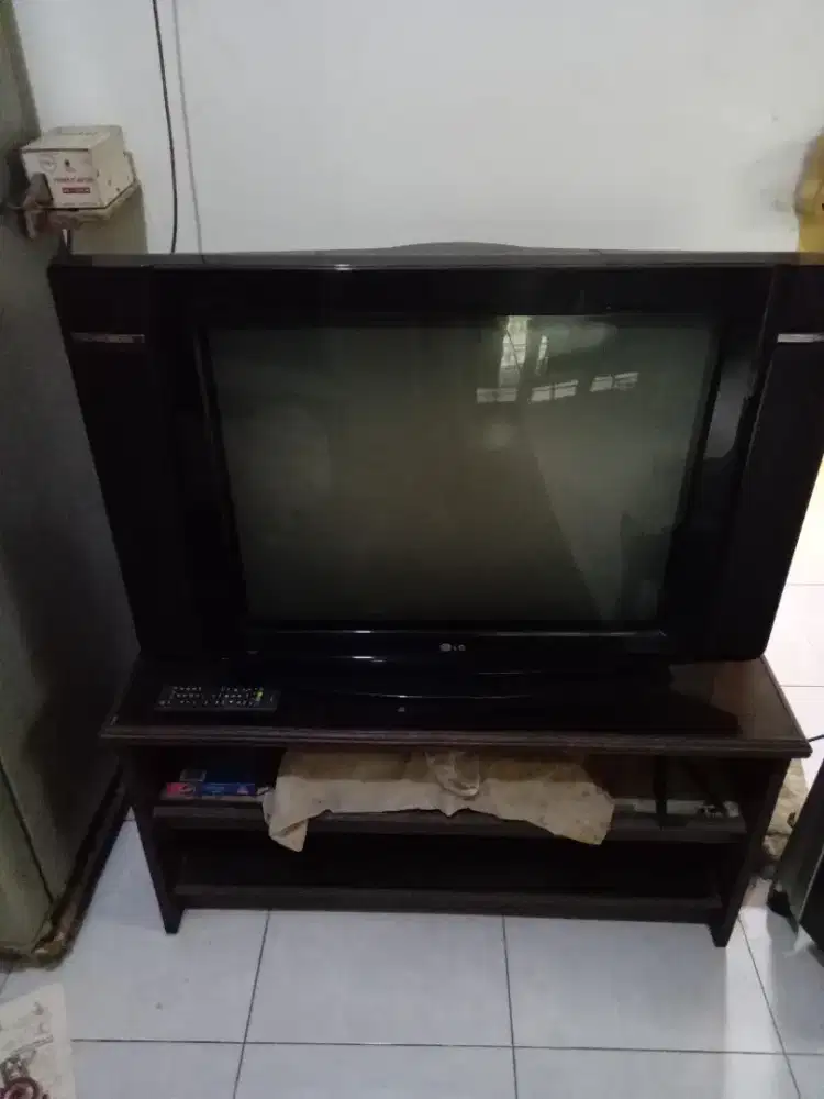 Dijual Cepat TV Tabung 24 inch Merk LG