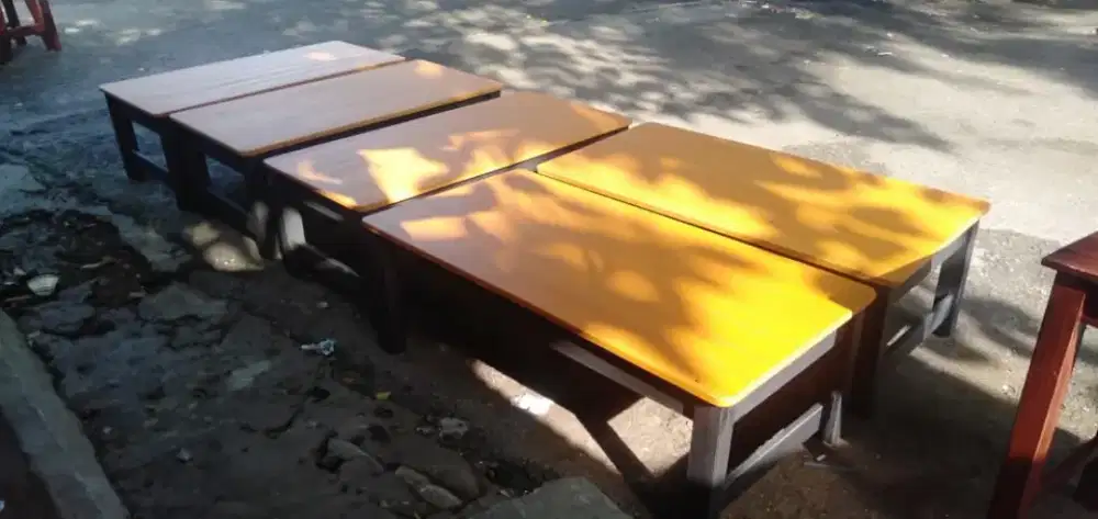 Meja lesehan meja lesahan