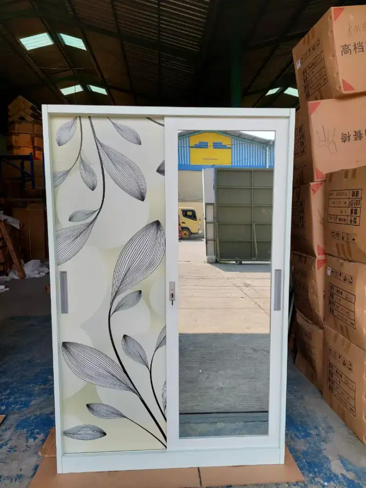 Lemari pakaian besi uk 120x50x185