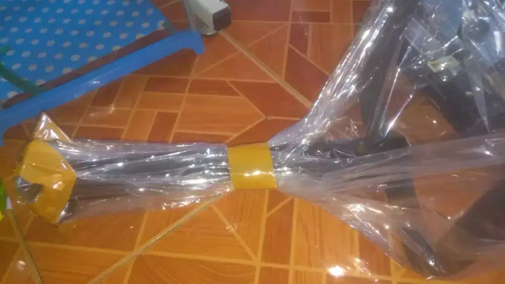 Gantungan sepeda bicycle di dinding tembok wall hanger dinabol mur bor