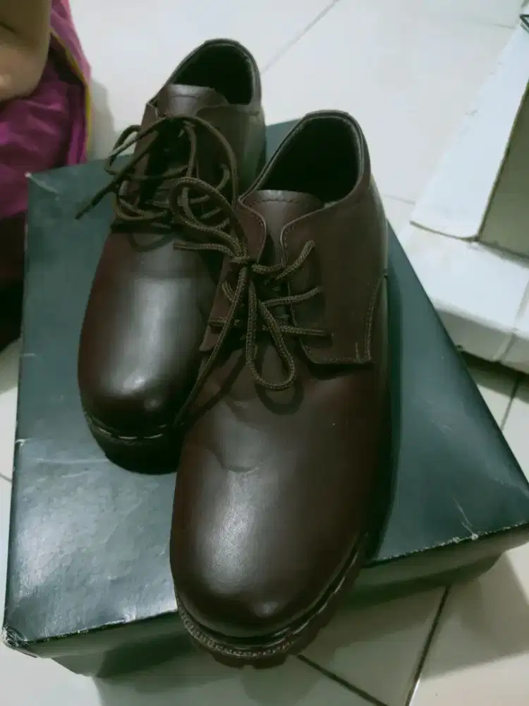 sepatu merk smous size 38 brown