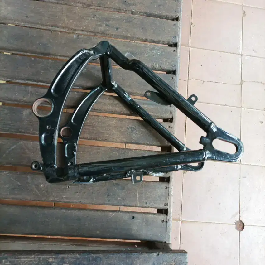 dijual 
Swing arm genuine Harley Davidson Heritage Softail / fatboy