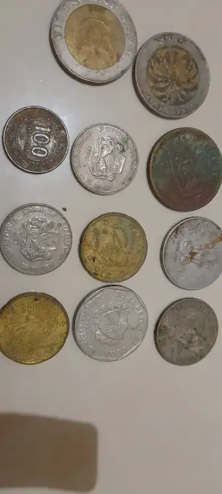 Koin mata uang rupiah dan negara lain