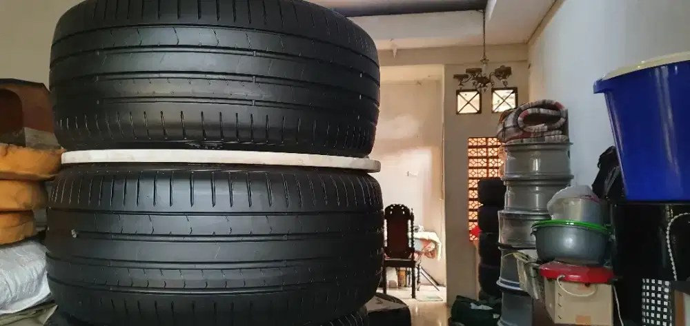 Ban 275 40 R19 kondisi mulus dan Tebal