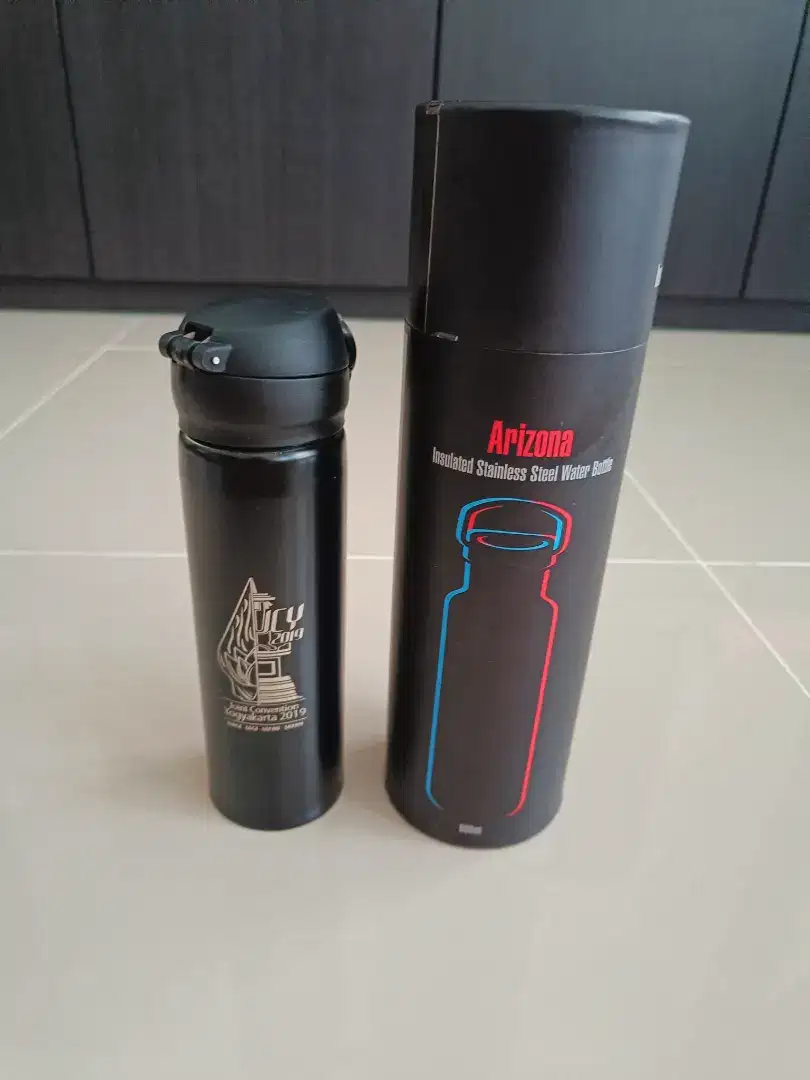 Thermos merk Sport, panas dingin vacuum 500 ml botol minum