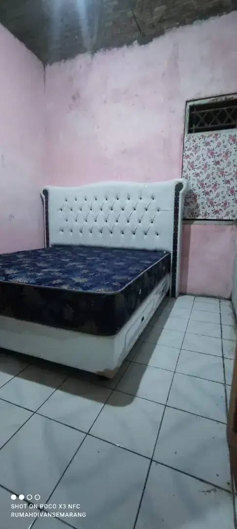 DIVAN DIPAN TEMPAT TIDUR SANDARAN JAGUAR LACI / Tanpa Laci