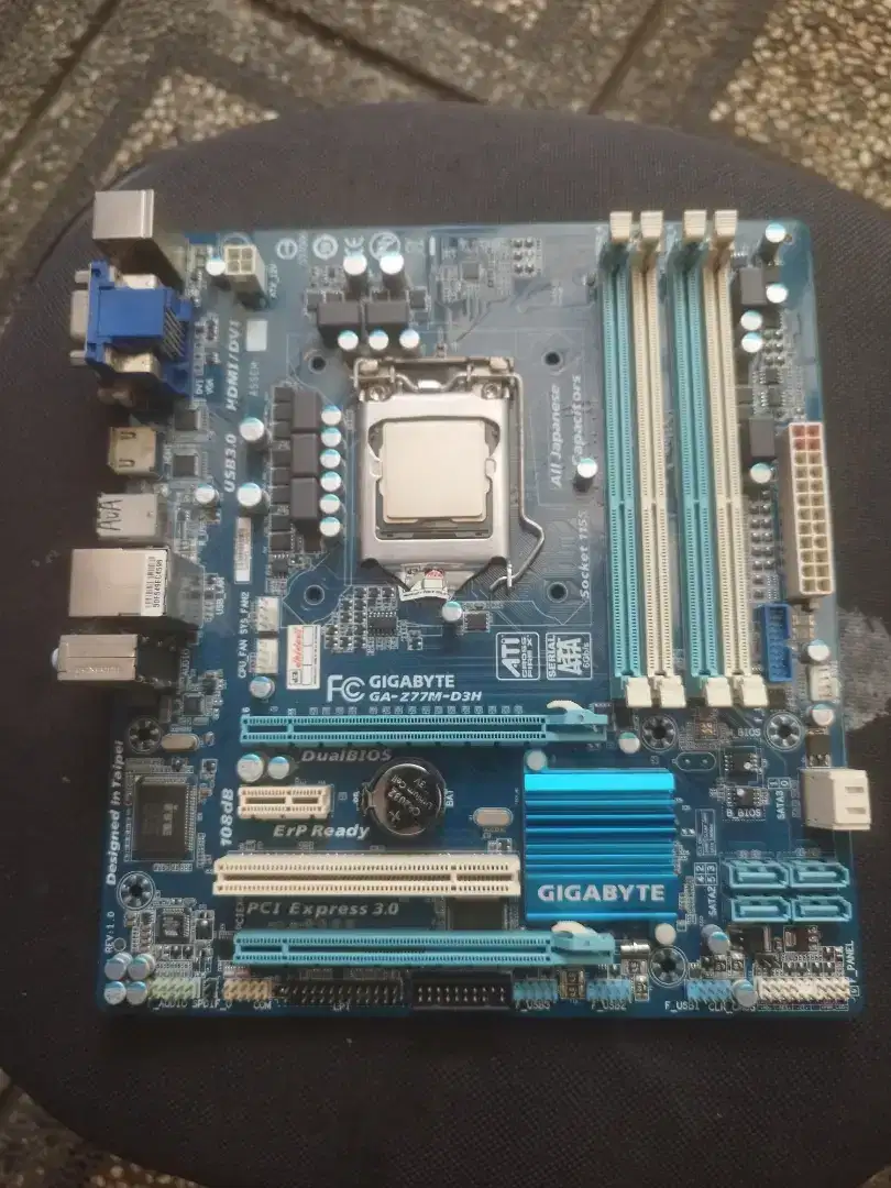 MB GA Z77M-D3H + Proc i5 3570K